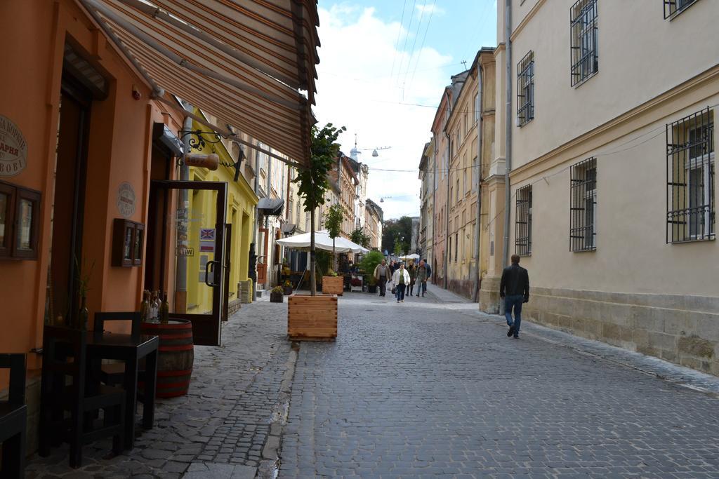 Bright Apartment In The Very Centre Lviv Eksteriør bilde